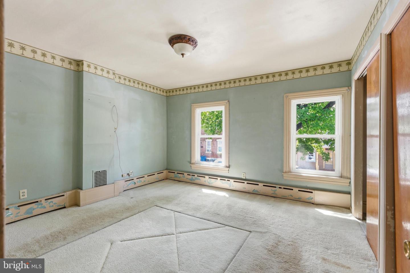 121 Walnut St Property Photo 15