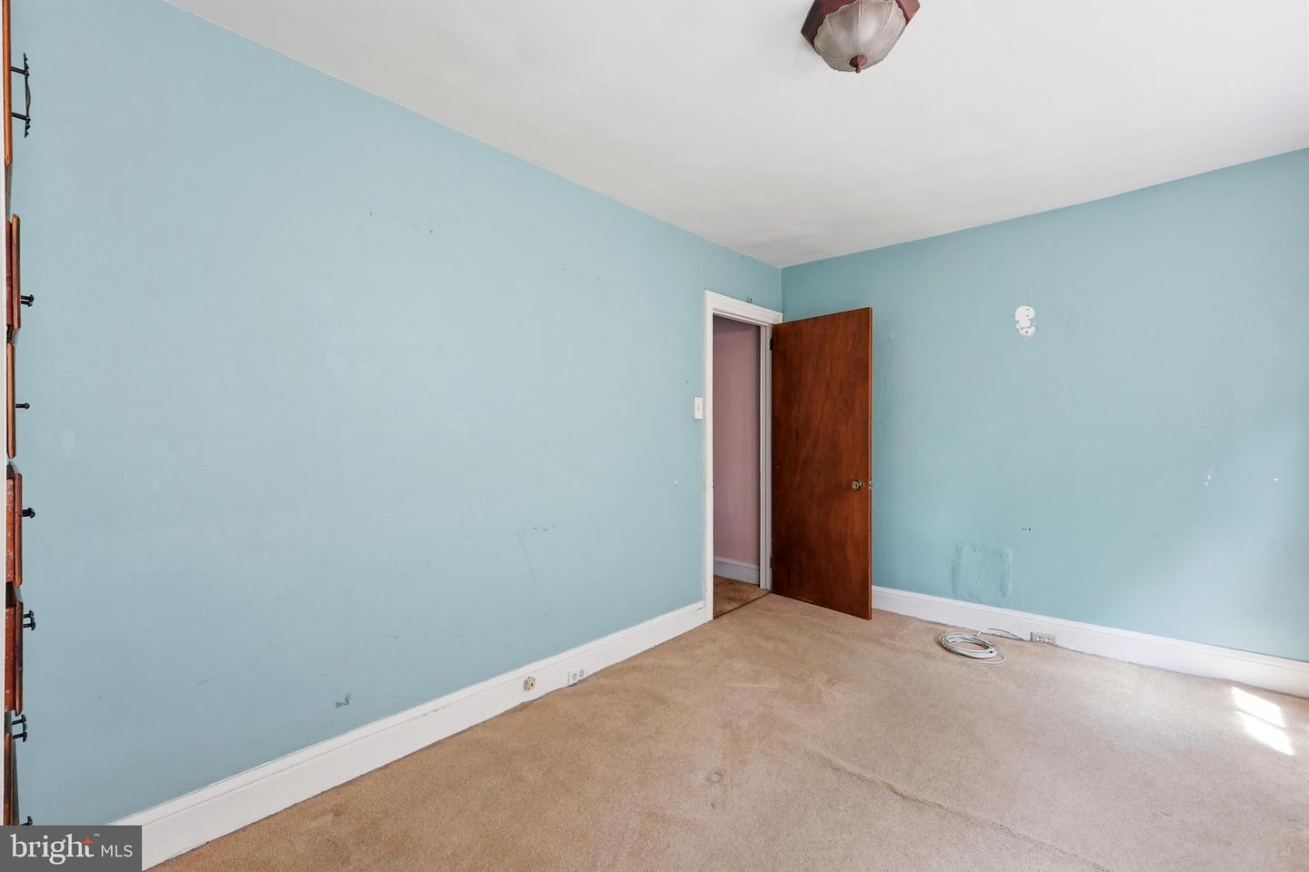121 Walnut St Property Photo 17