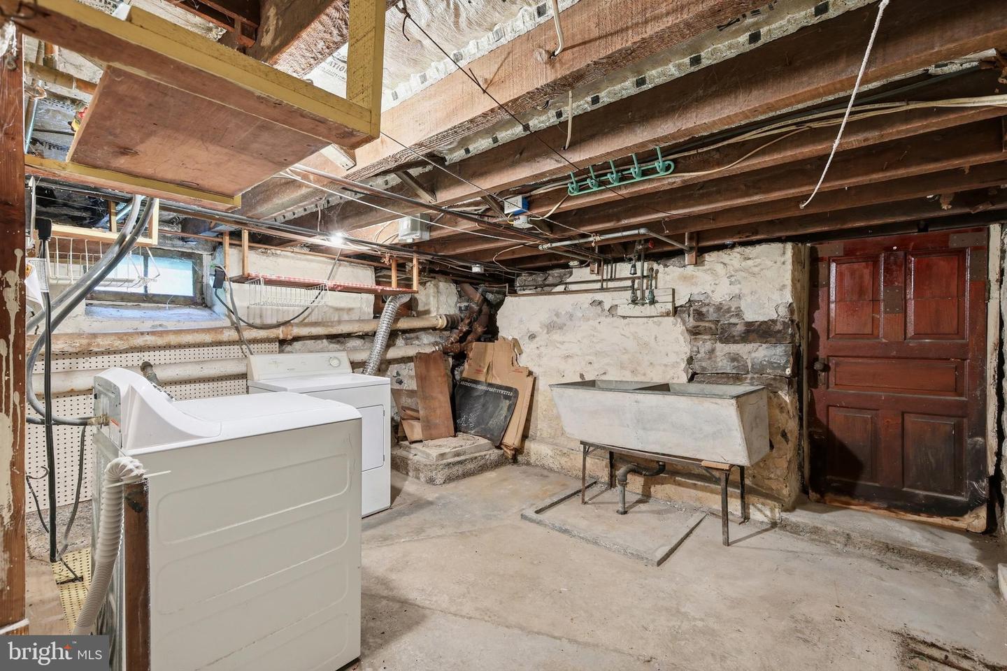 121 Walnut St Property Photo 26