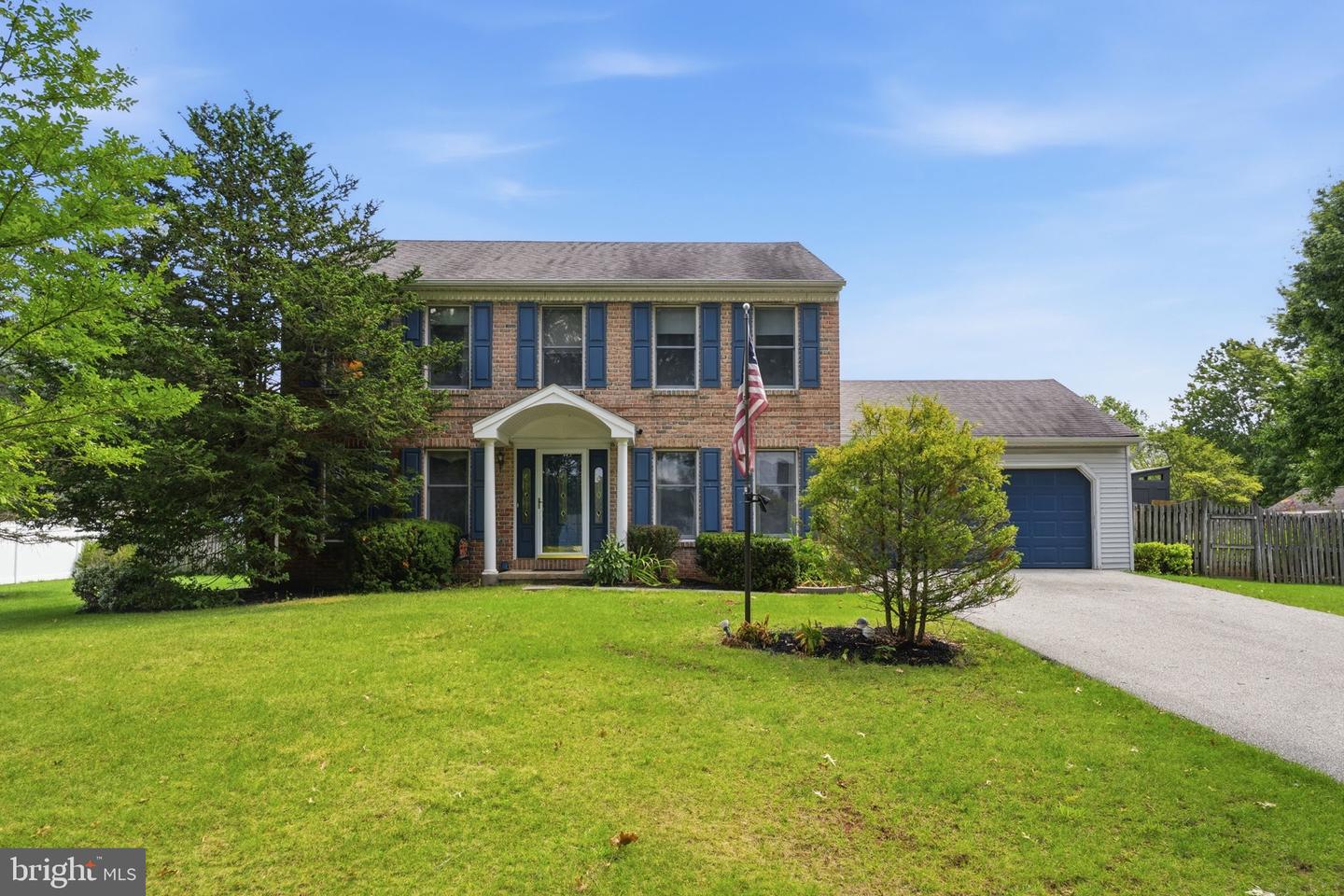 303 Fox Trl Property Photo 1