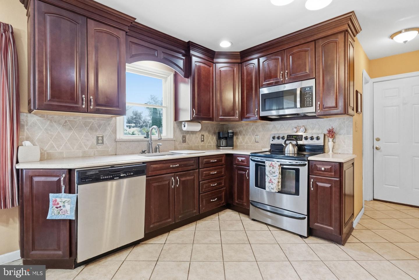 303 Fox Trl Property Photo 17