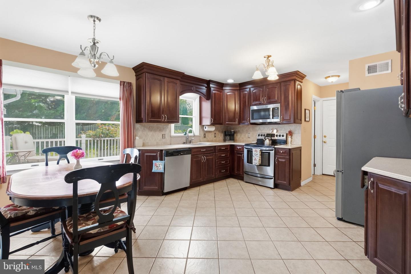 303 Fox Trl Property Photo 18