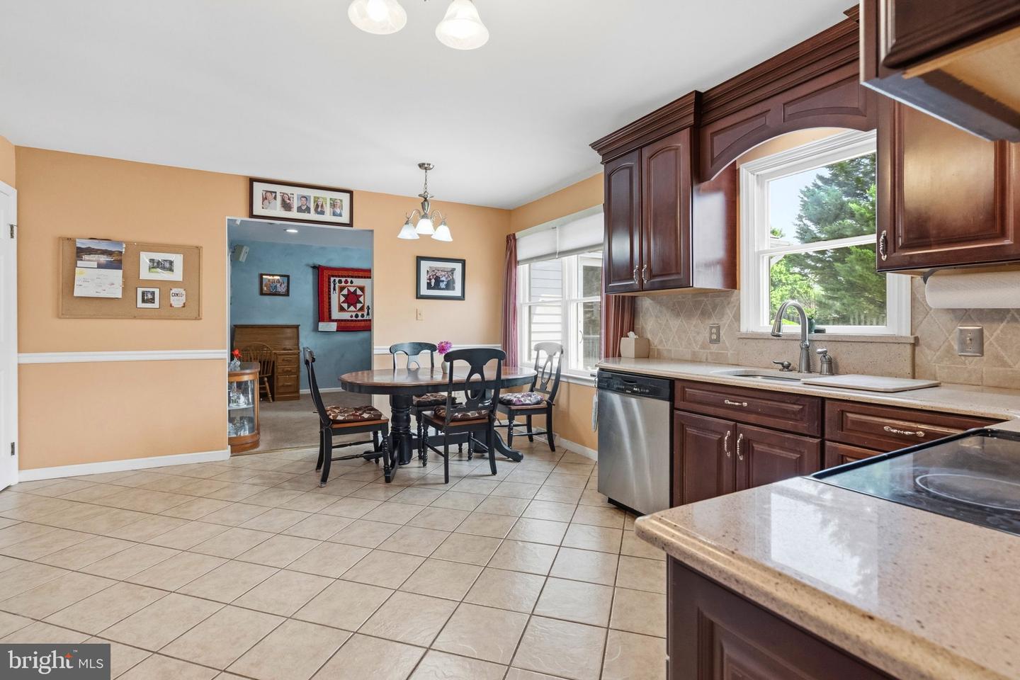 303 Fox Trl Property Photo 20