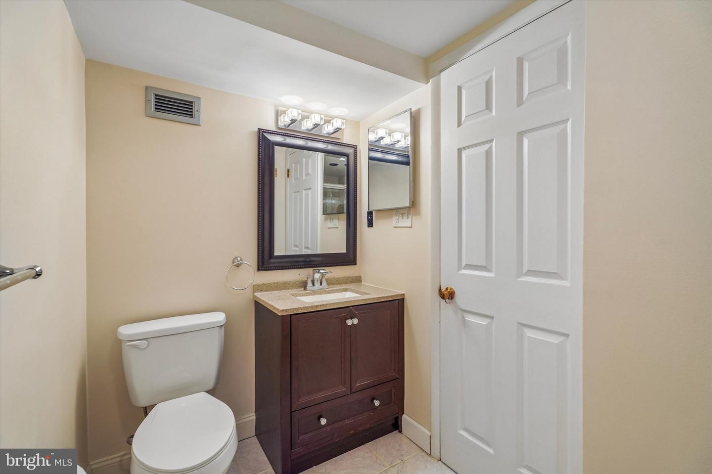 10502 Valley Forge Cir #502 Property Photo 12