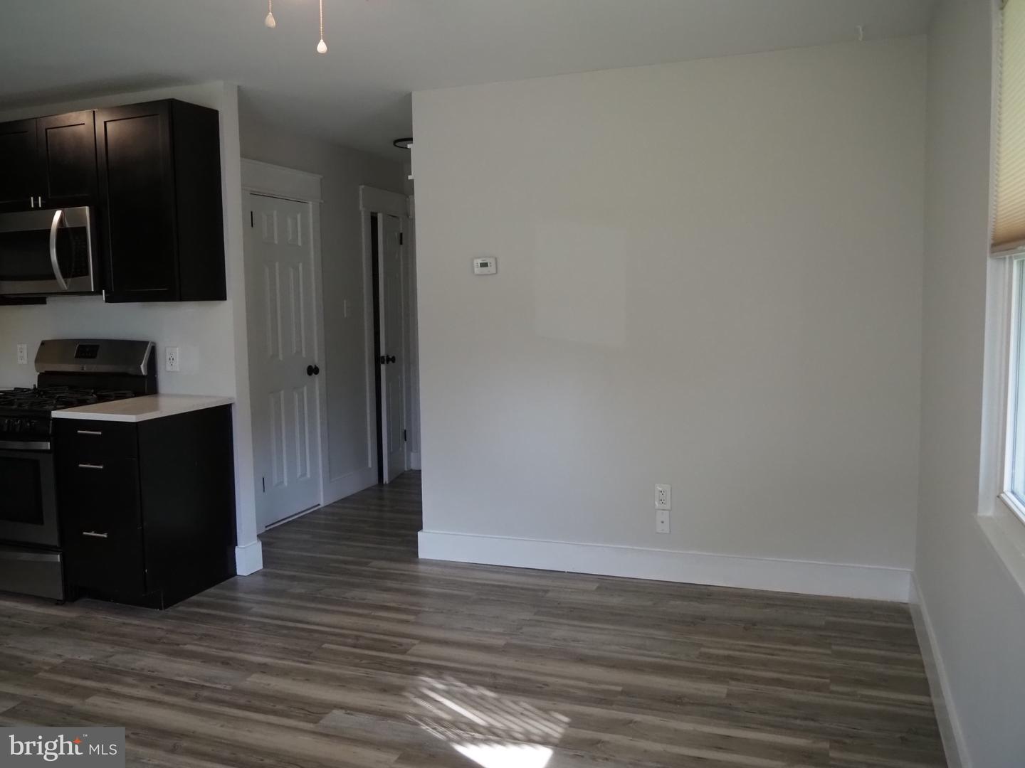 701 Shaw Ave Property Photo 4
