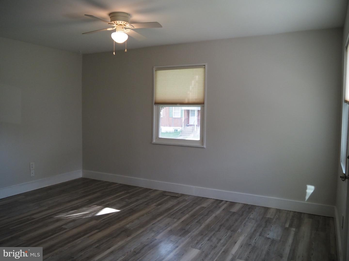 701 Shaw Ave Property Photo 5