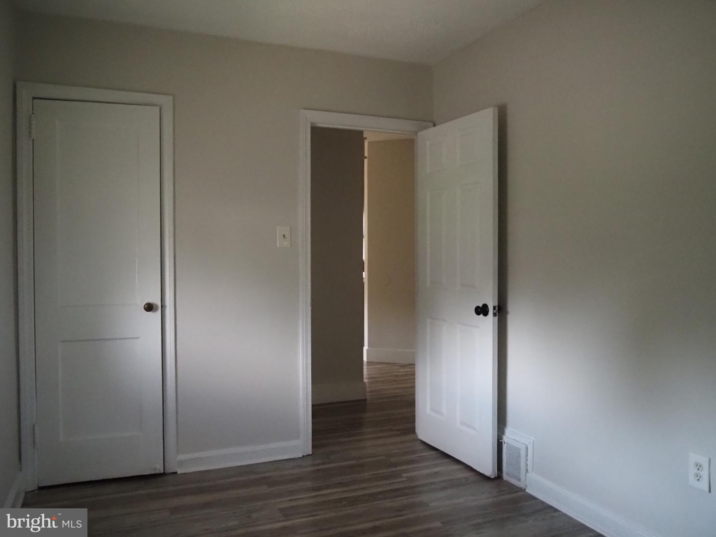 701 Shaw Ave Property Photo 8
