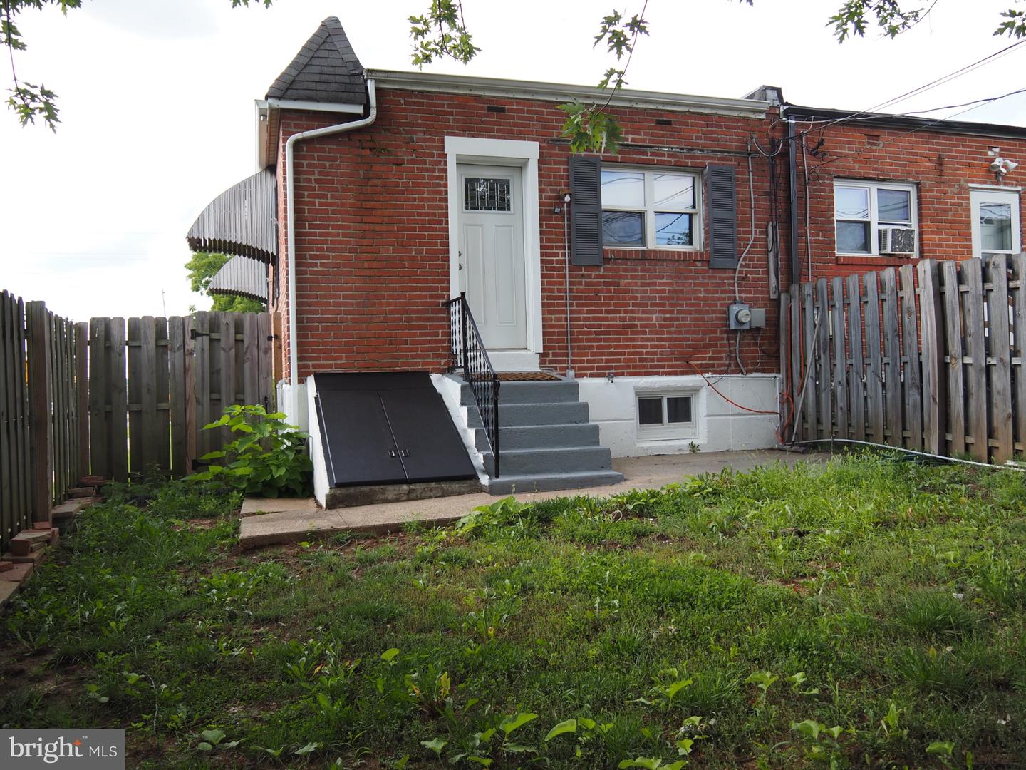 701 Shaw Ave Property Photo 10