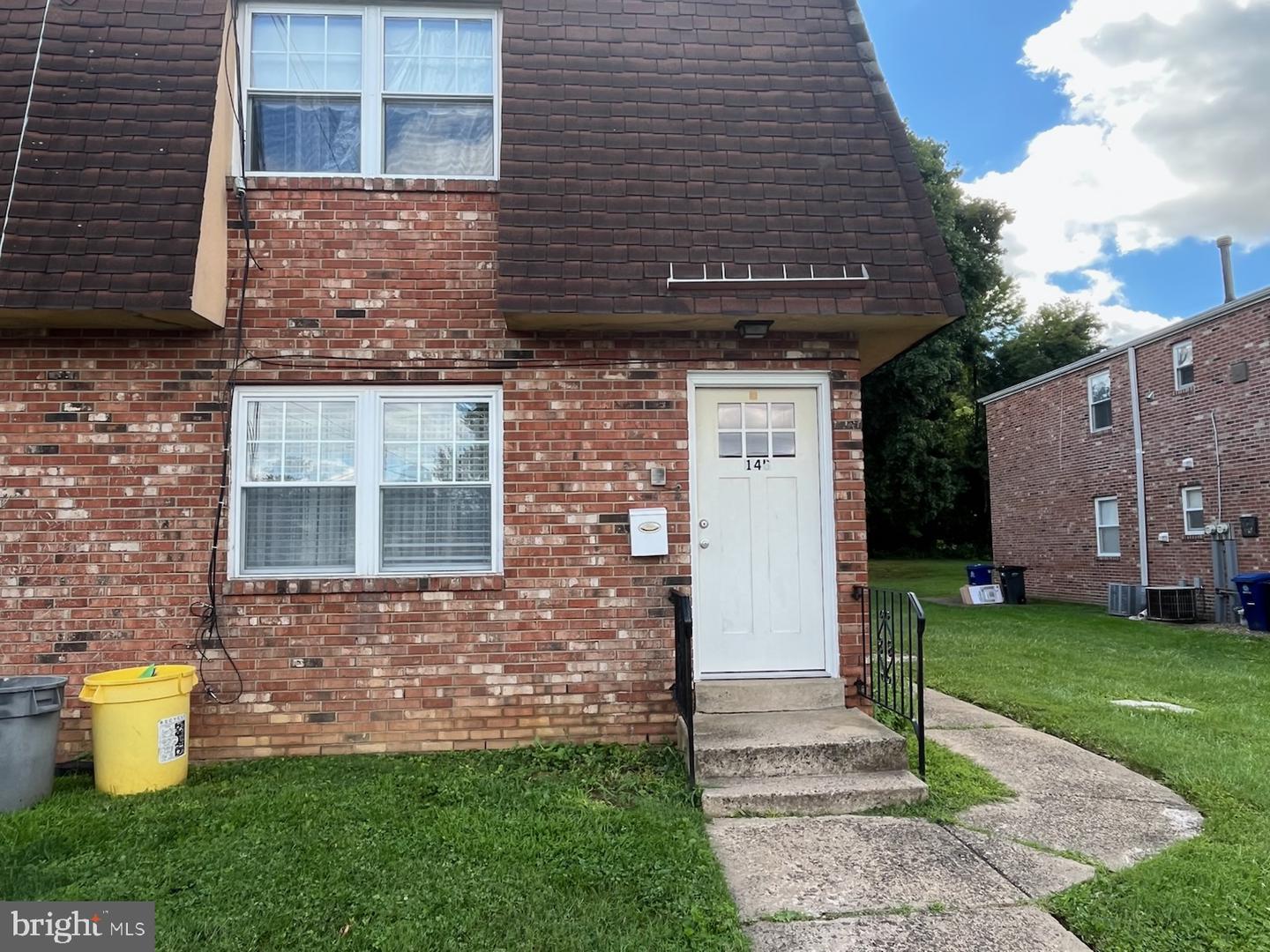 16 APEL AVE Property Photo 1