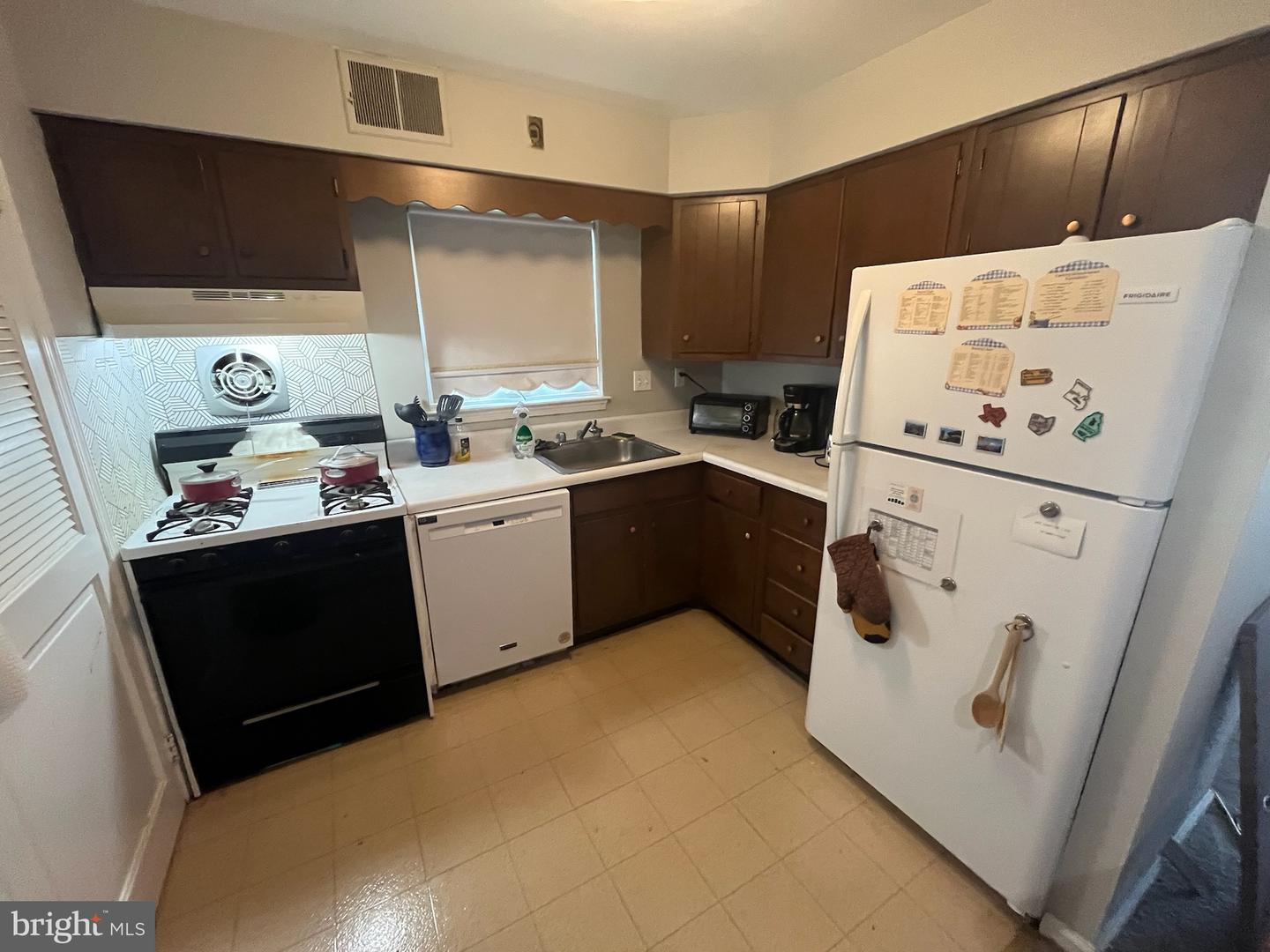 16 Apel Ave Property Photo 7