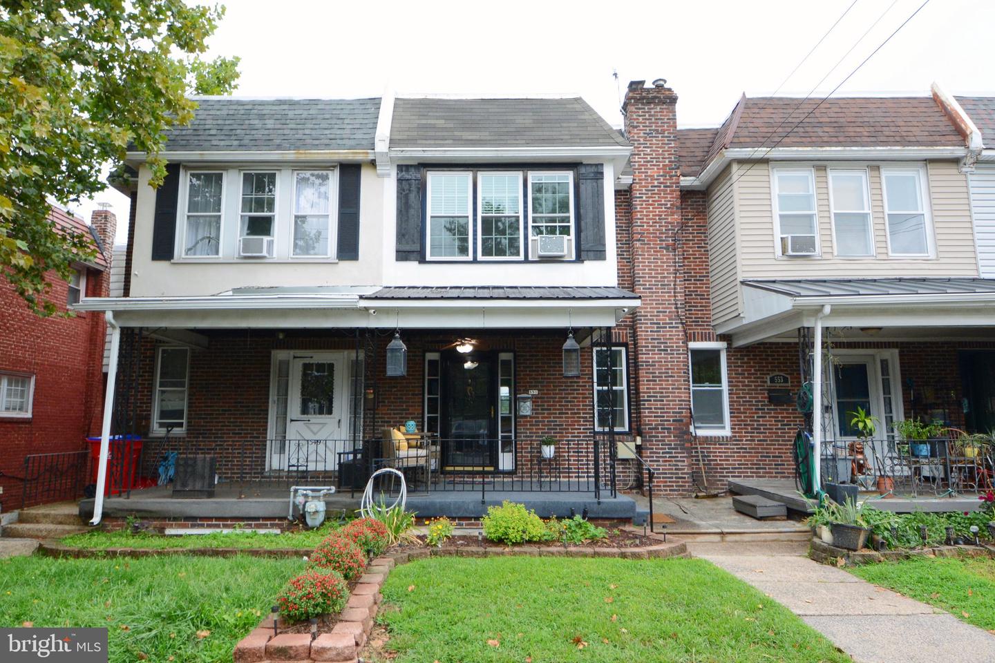 551 E Broad St Property Photo 2