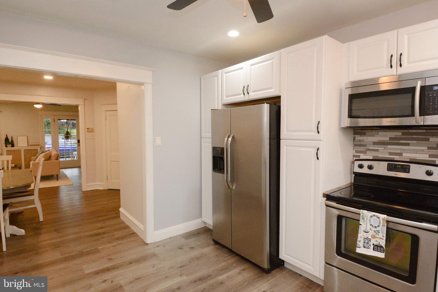 551 E Broad St Property Photo 12