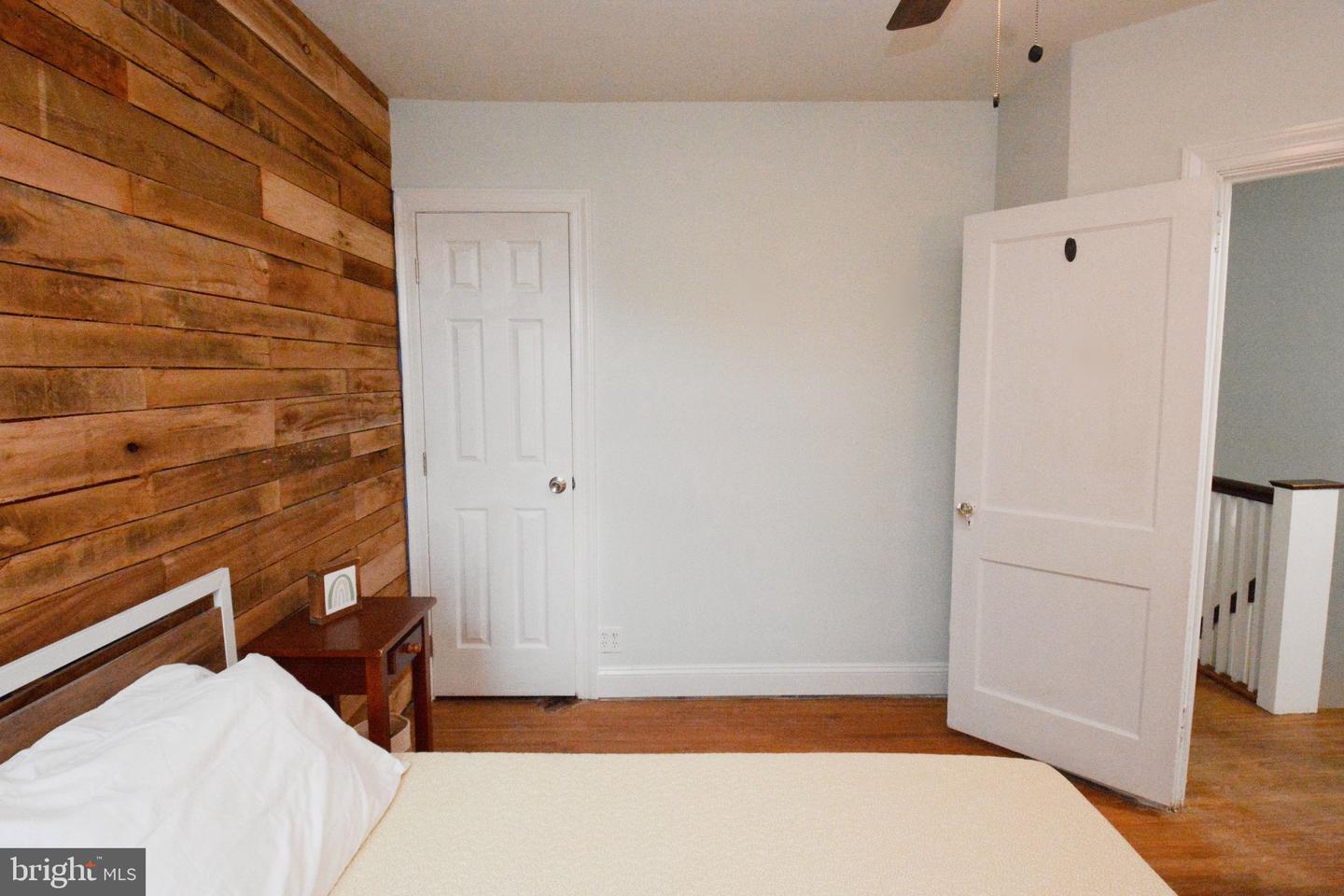 551 E Broad St Property Photo 25