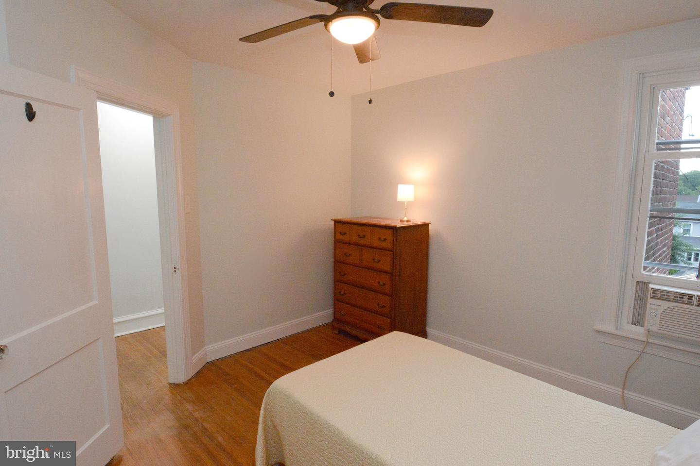 551 E Broad St Property Photo 26