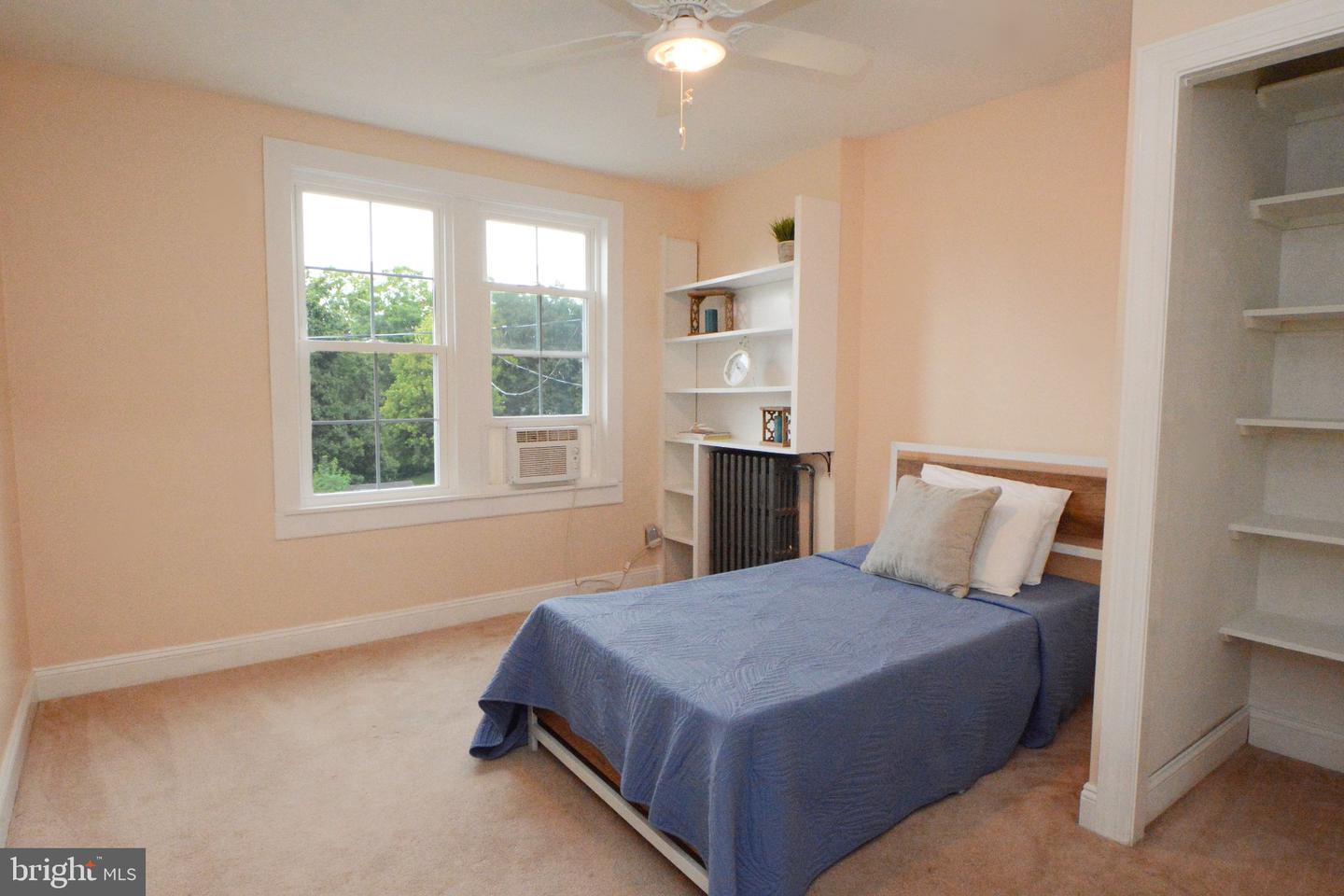 551 E Broad St Property Photo 27