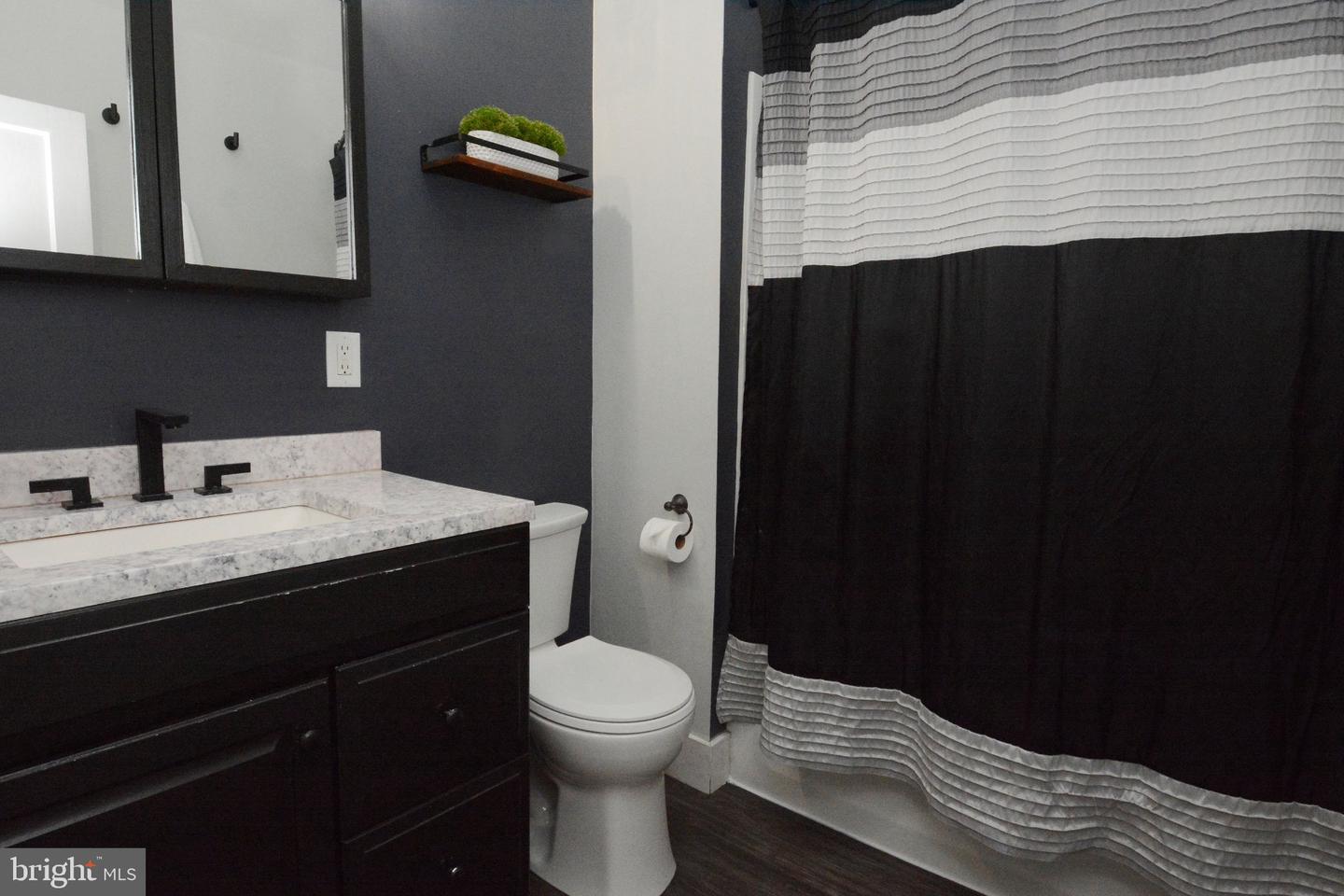 551 E Broad St Property Photo 31