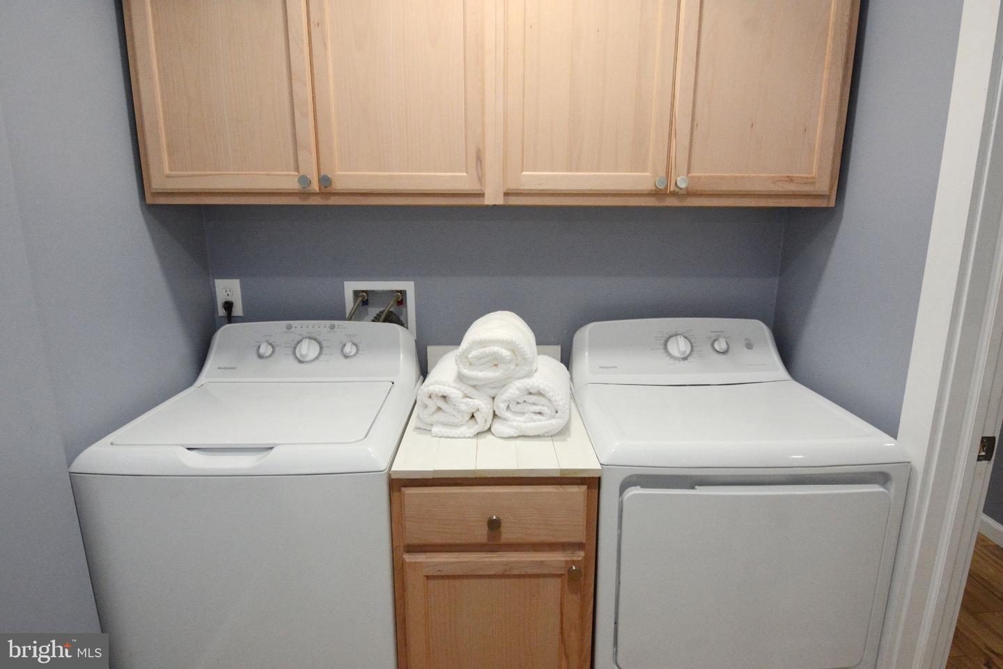 551 E Broad St Property Photo 35