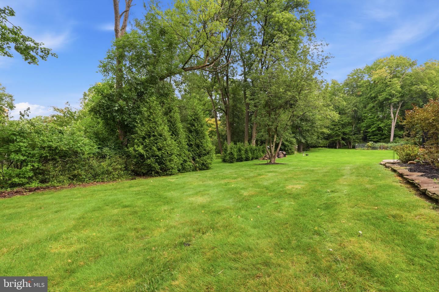 980 Valley Rd Property Photo 45