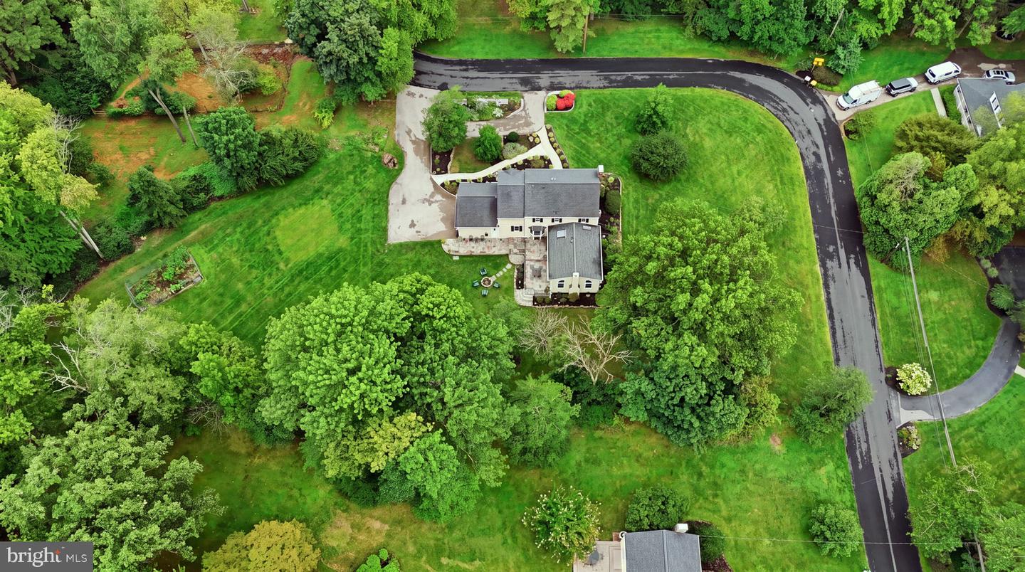980 Valley Rd Property Photo 54