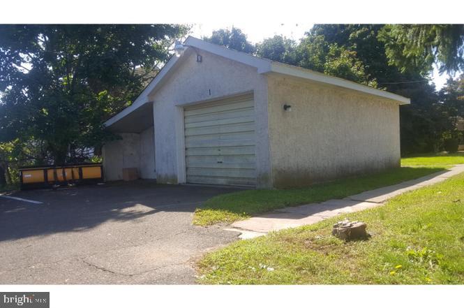 529 S Main St Property Photo 7
