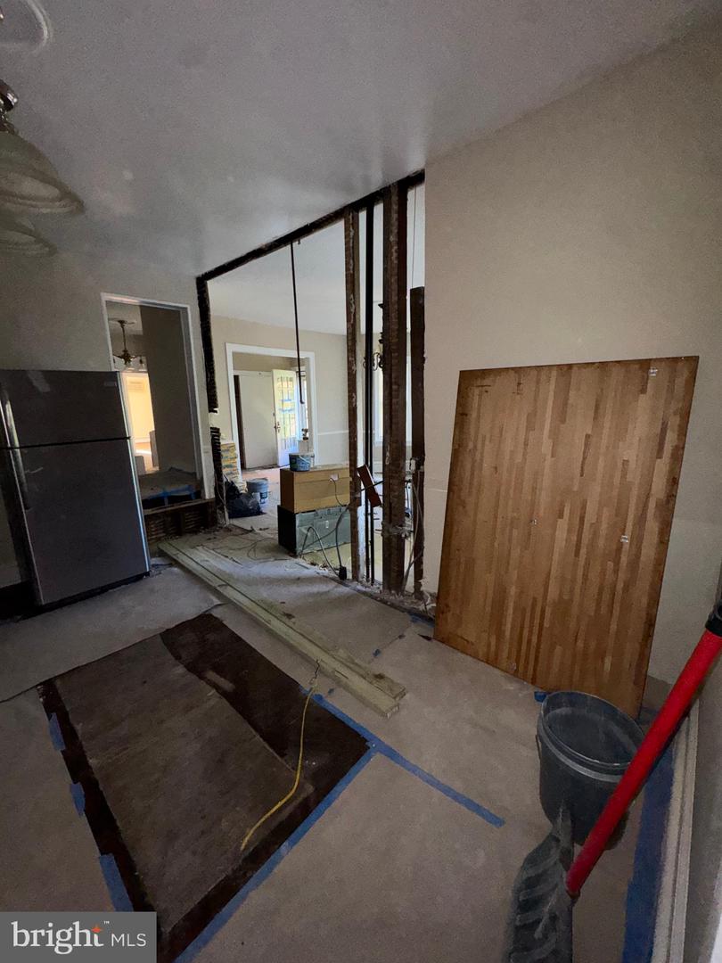 8210 Cadwalader Ave Property Photo 6