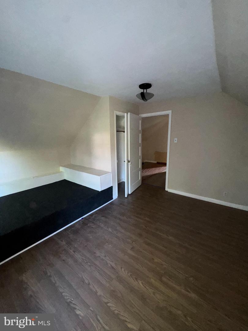 8210 Cadwalader Ave Property Photo 10