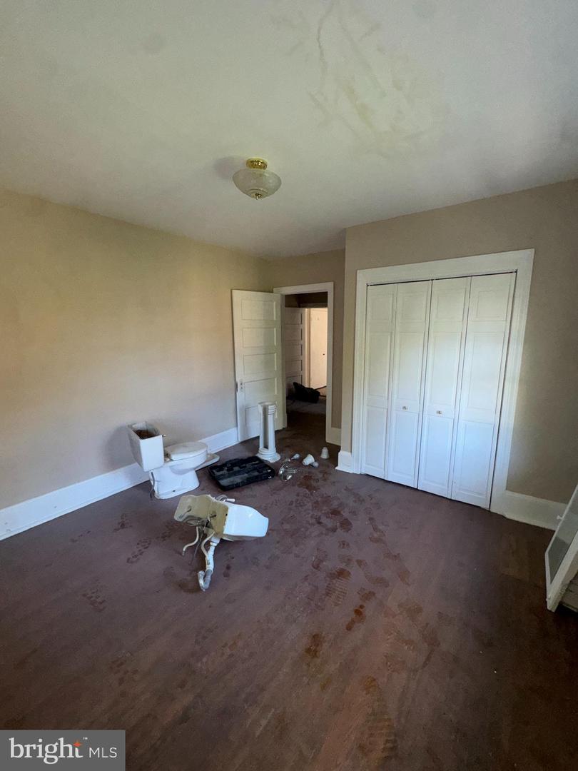 8210 Cadwalader Ave Property Photo 16