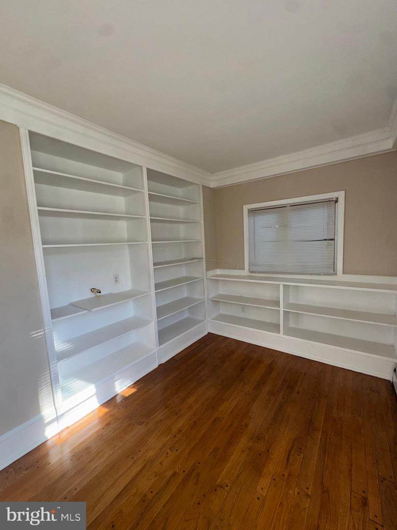 8210 Cadwalader Ave Property Photo 22