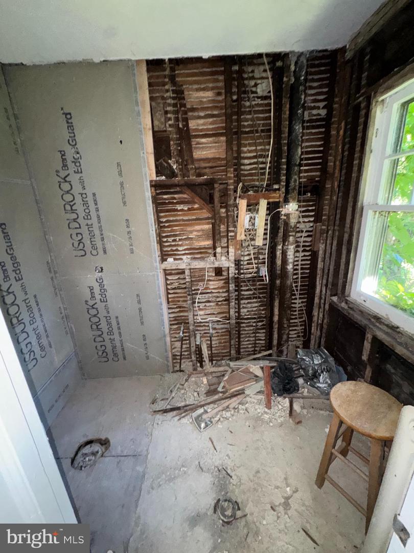 8210 Cadwalader Ave Property Photo 24