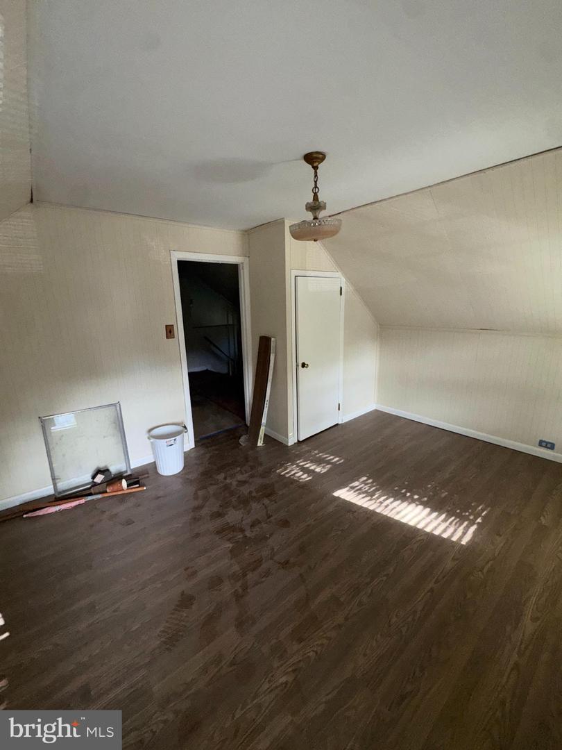 8210 Cadwalader Ave Property Photo 35