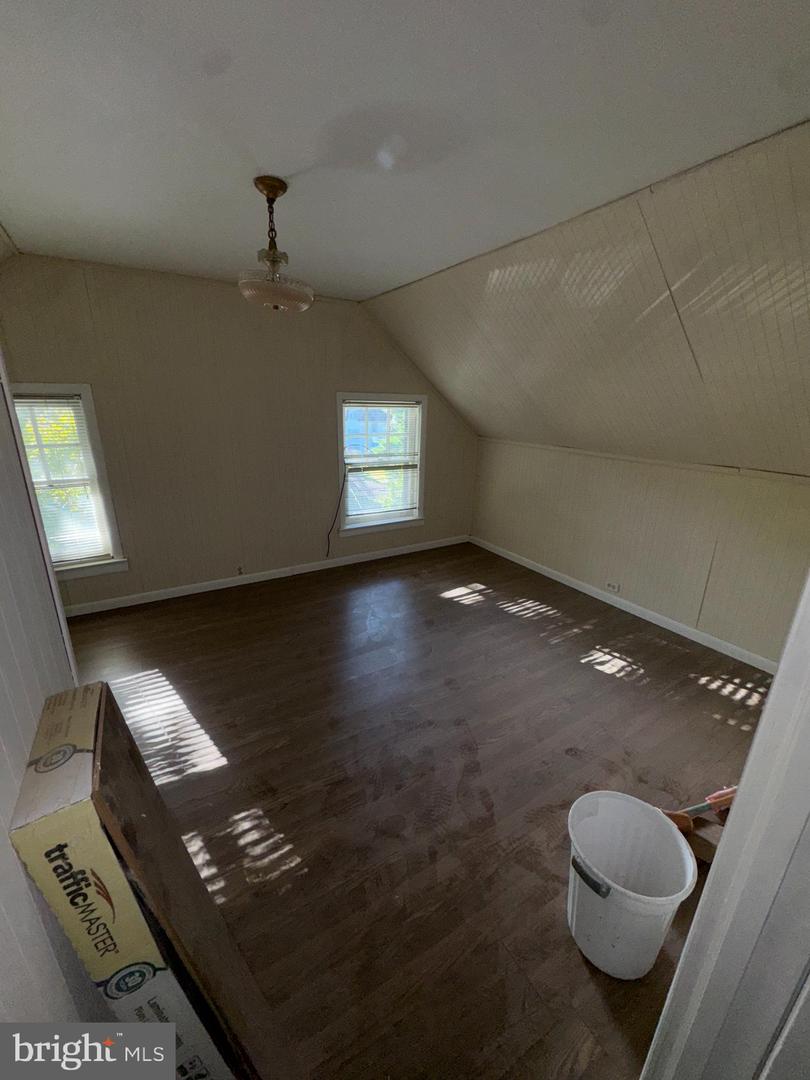 8210 Cadwalader Ave Property Photo 36