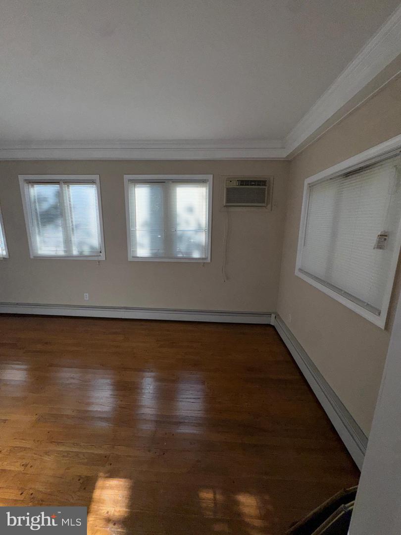 8210 Cadwalader Ave Property Photo 43