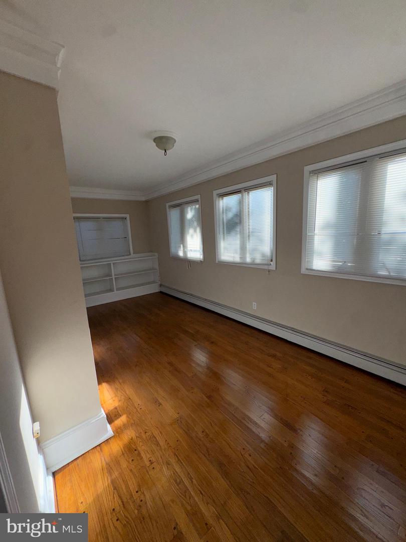 8210 Cadwalader Ave Property Photo 44