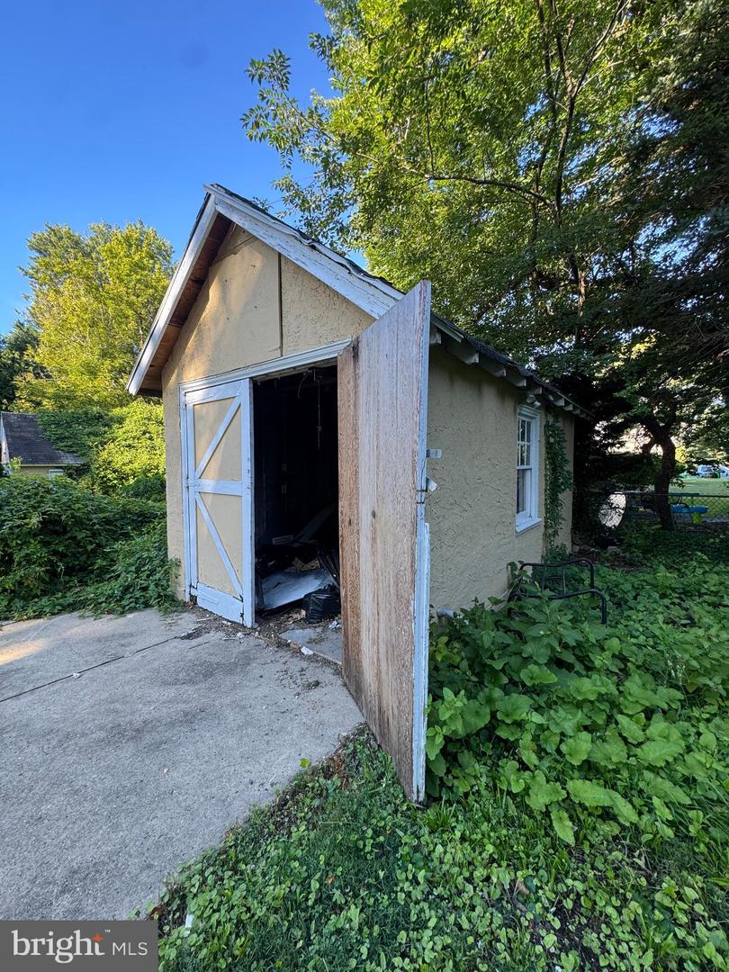 8210 Cadwalader Ave Property Photo 46