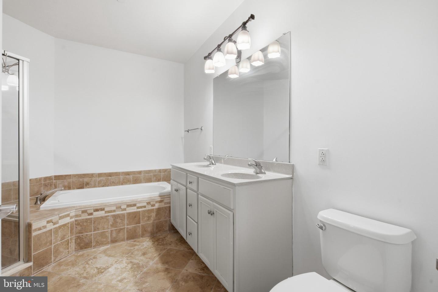 301 Carson Ter Property Photo 24