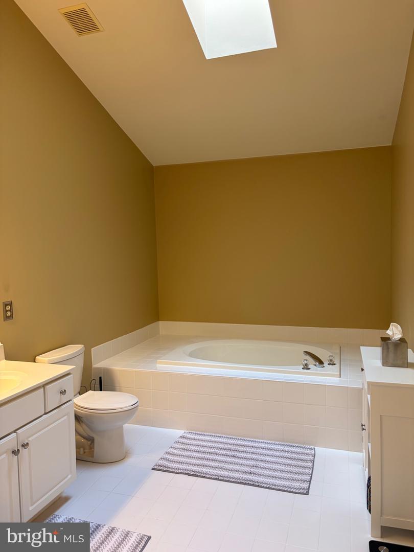 425 Norwick Pl Property Photo 14