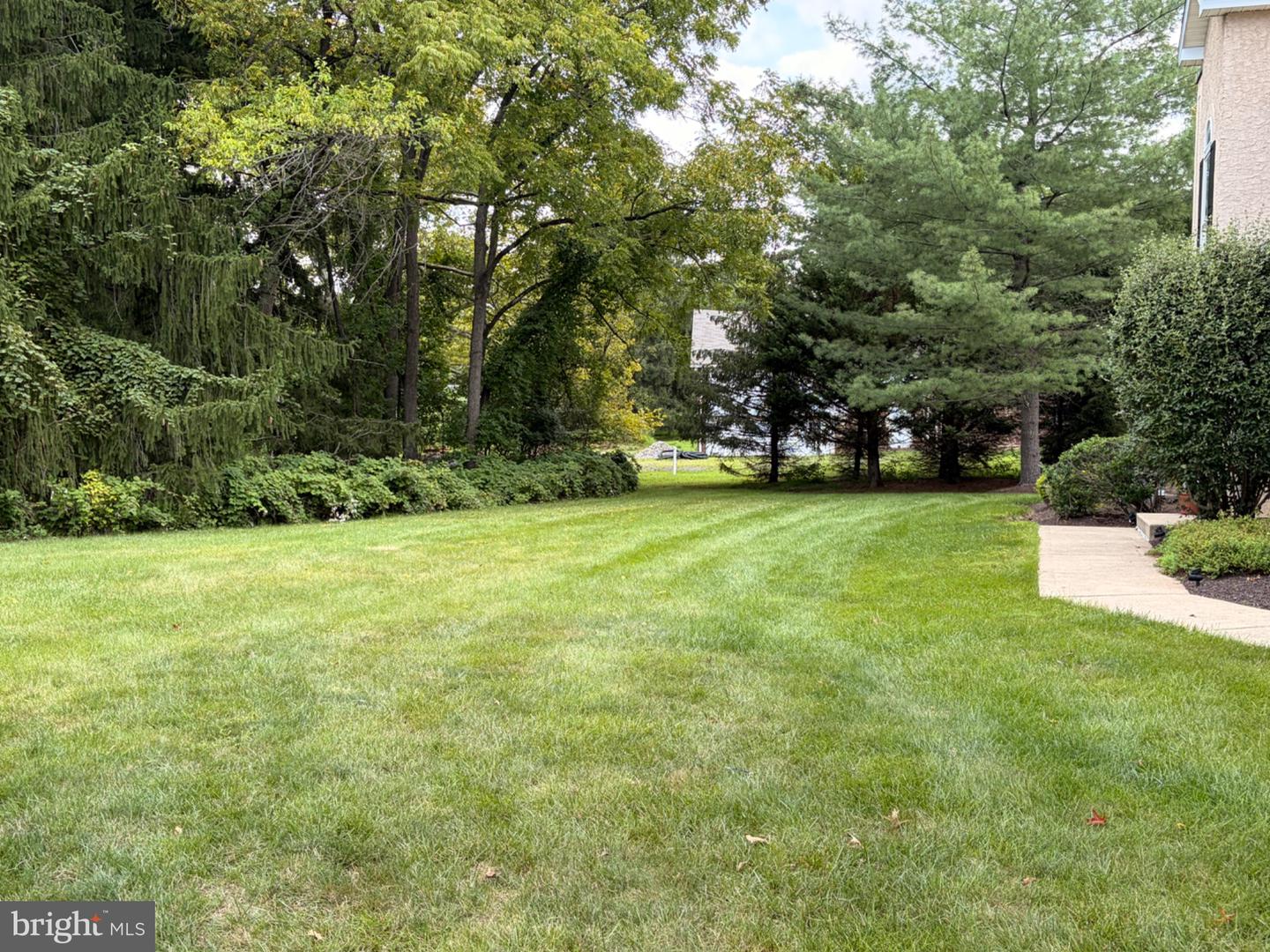 425 Norwick Pl Property Photo 24