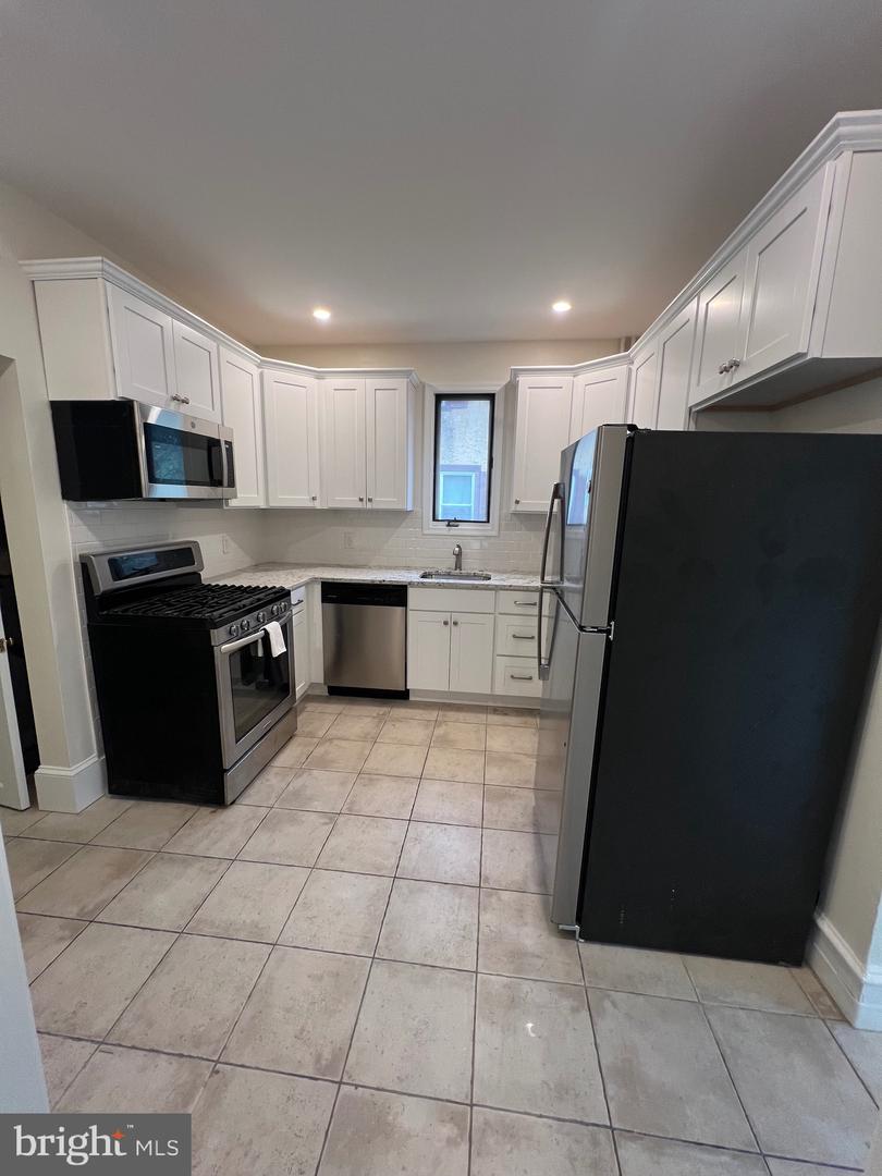 143 E Moreland Ave #a Property Photo 5