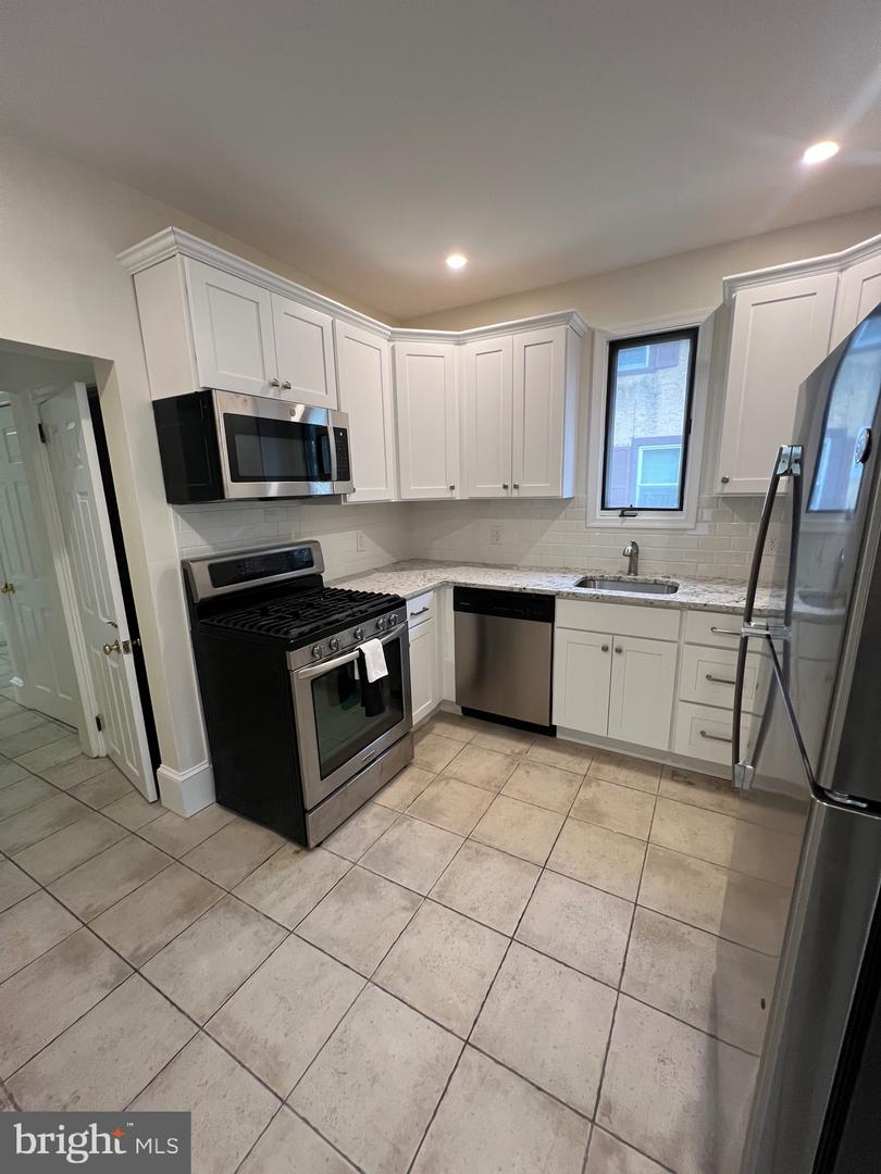 143 E Moreland Ave #a Property Photo 6