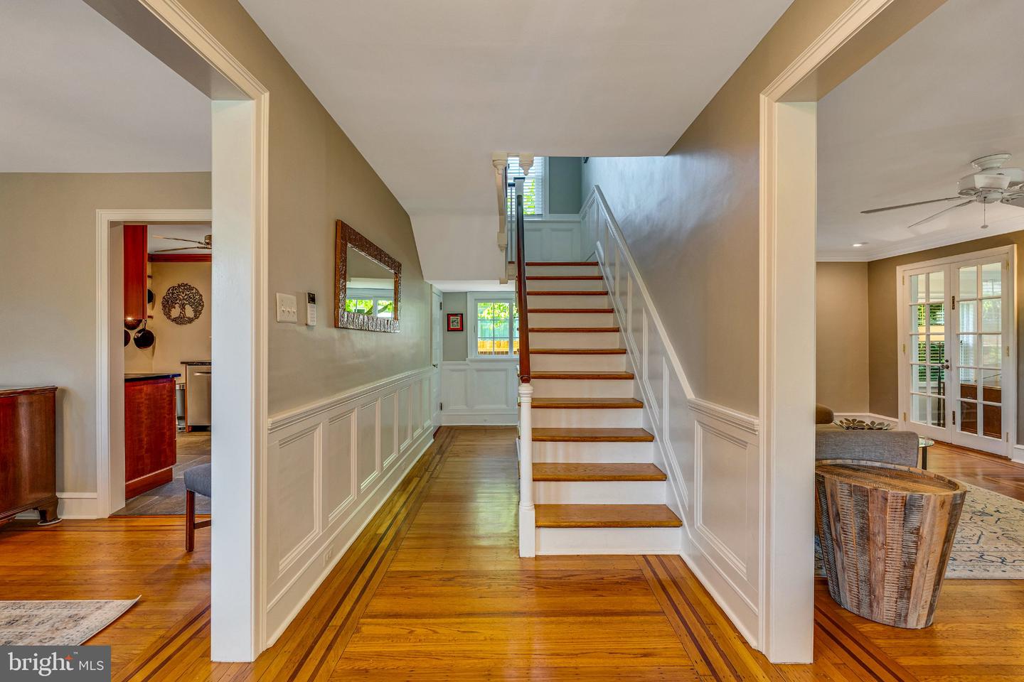 1315 Wheatsheaf Ln Property Photo 2