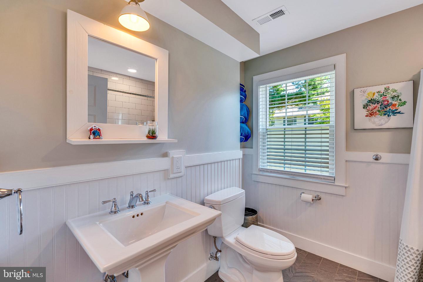 1315 Wheatsheaf Ln Property Photo 14