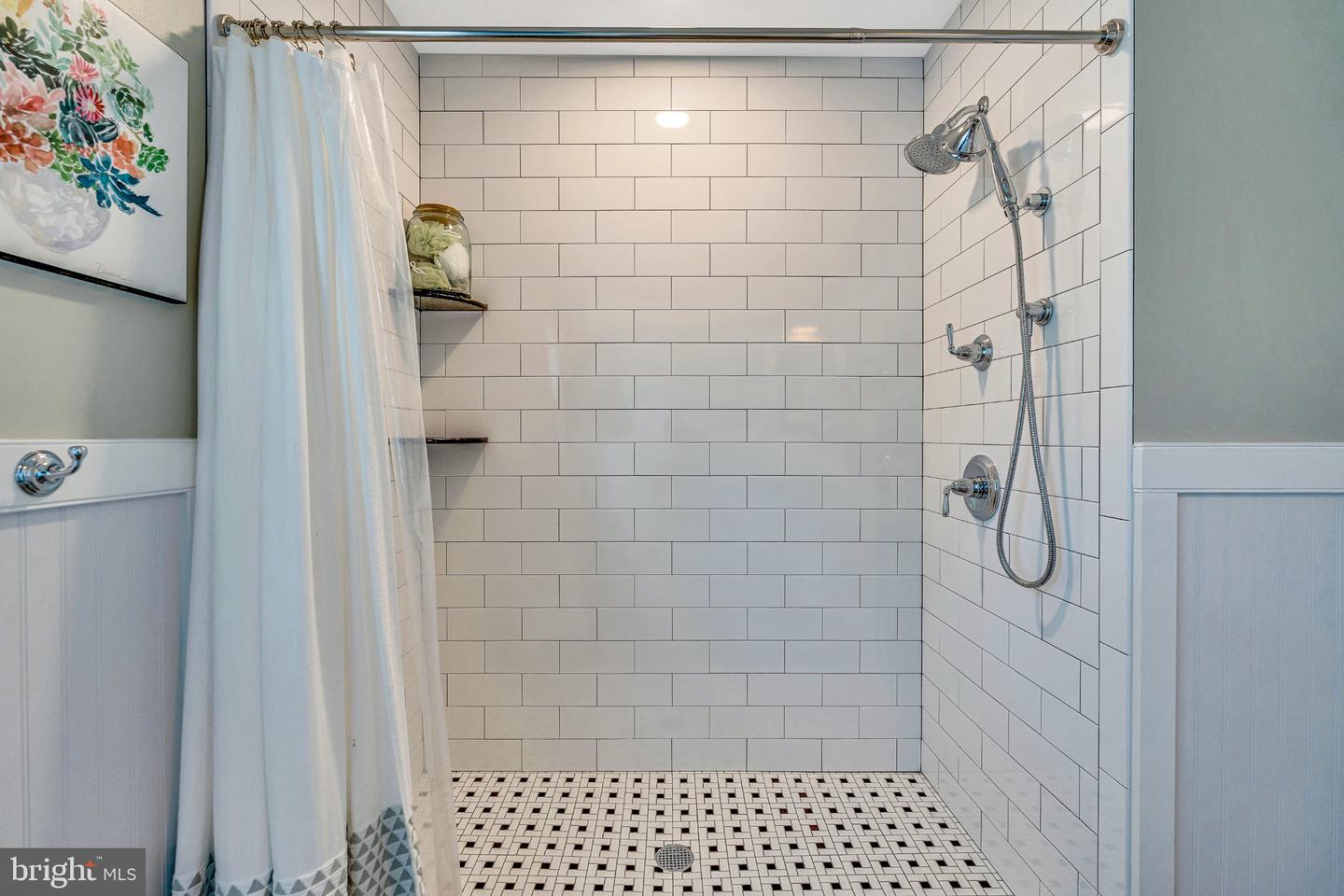 1315 Wheatsheaf Ln Property Photo 15