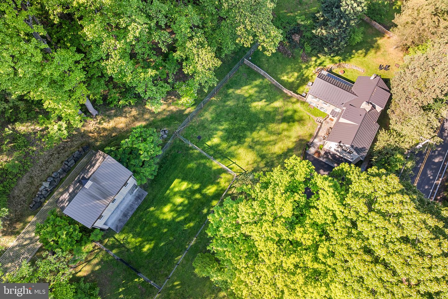 2129 Harts Ln Property Photo 8