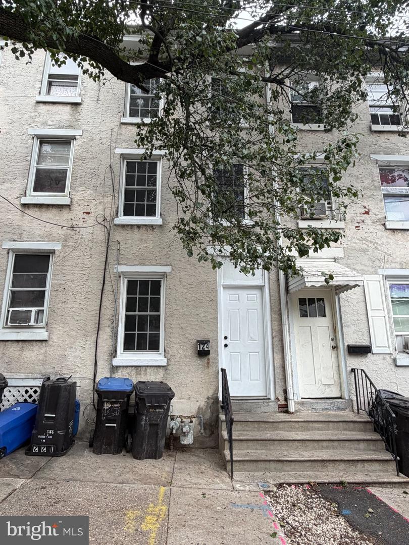 124 W AIRY ST # Property Photo 1