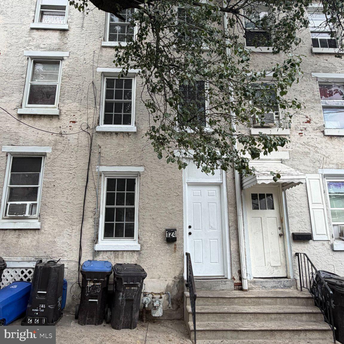 124 W Airy St # Property Photo 1