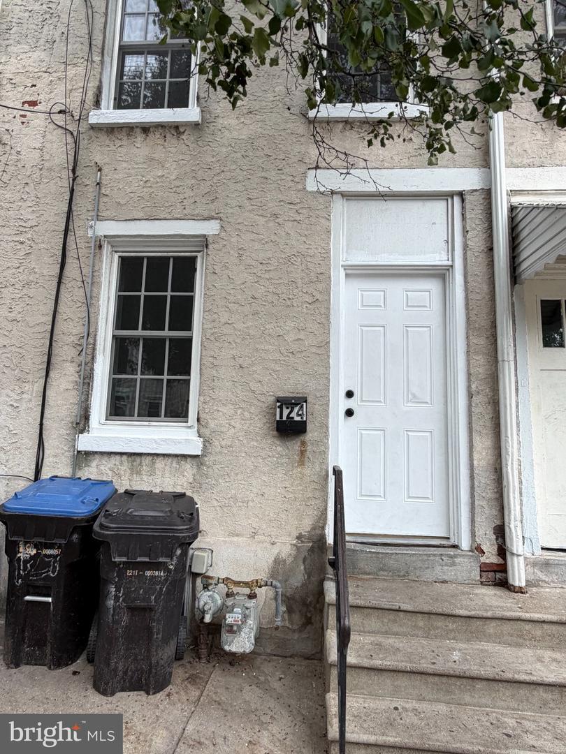 124 W Airy St # Property Photo 2