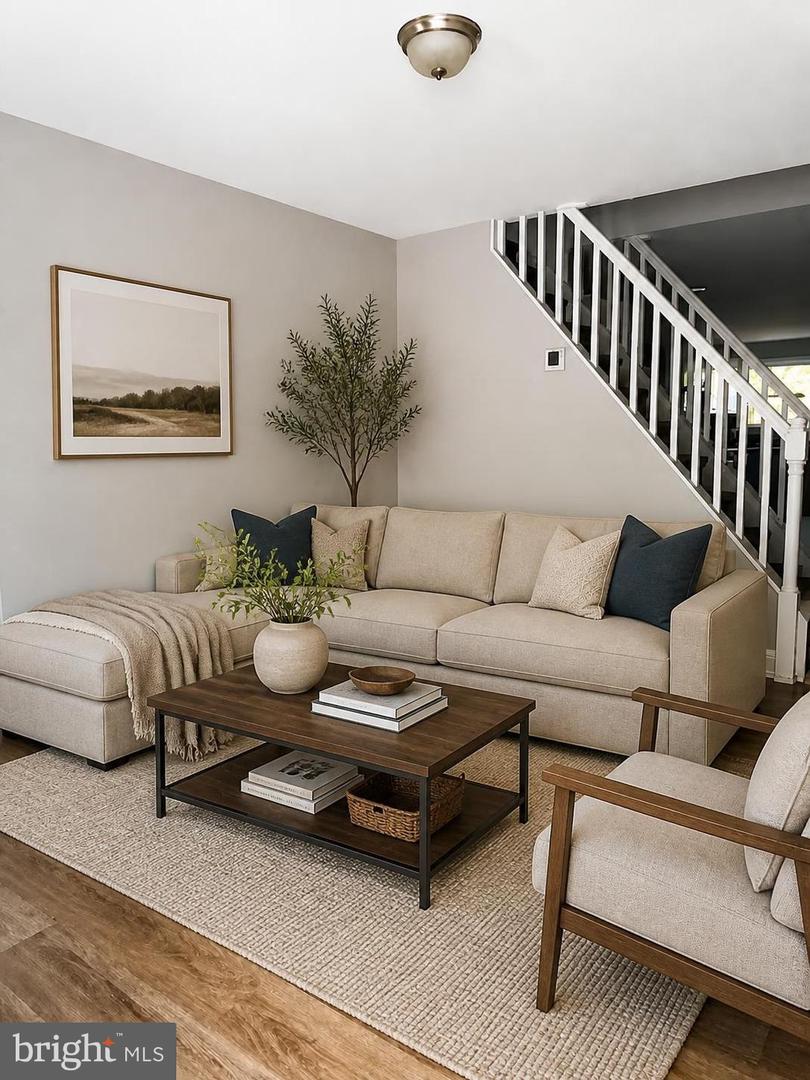 124 W Airy St # Property Photo 6