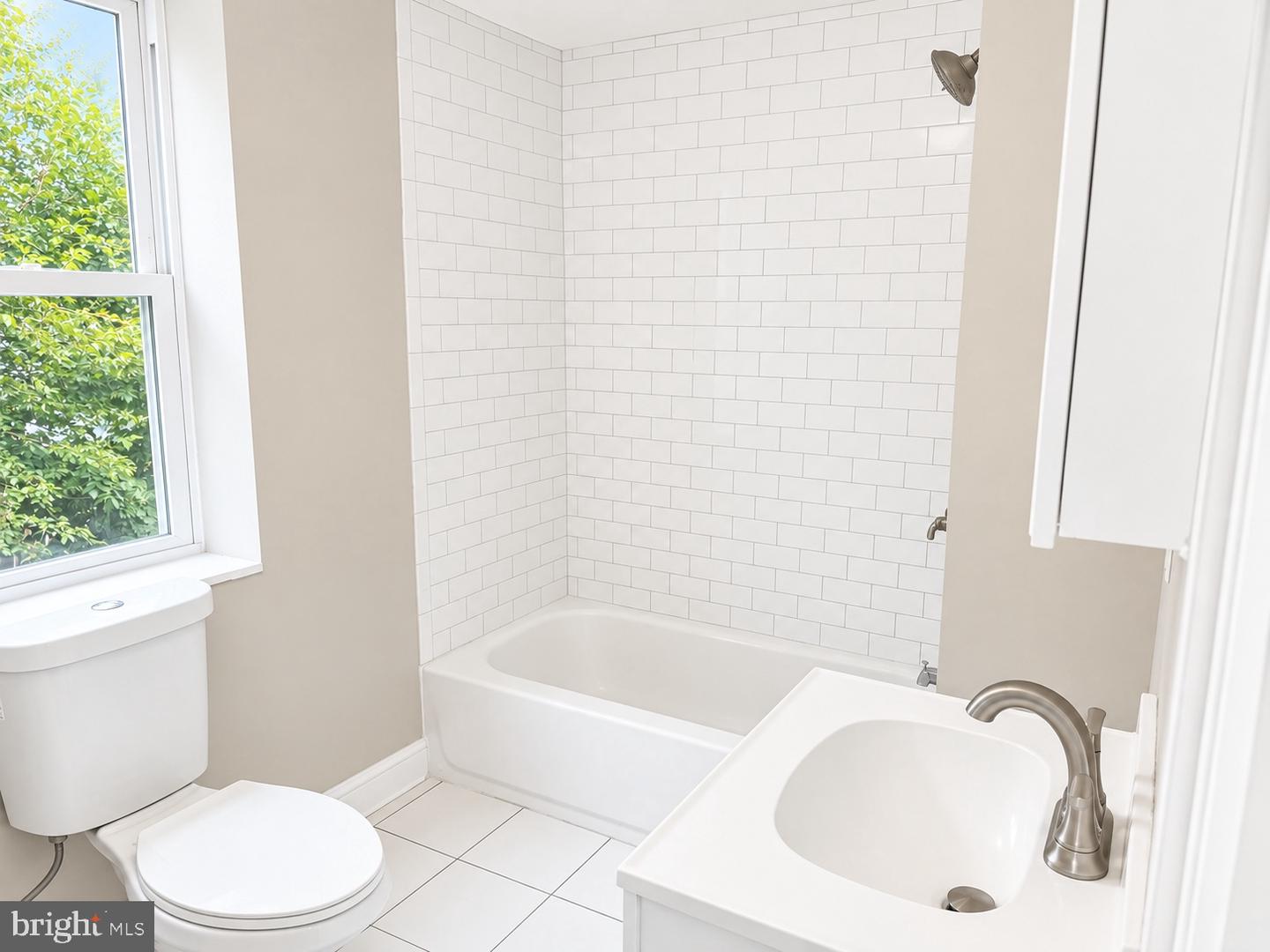 124 W Airy St # Property Photo 15