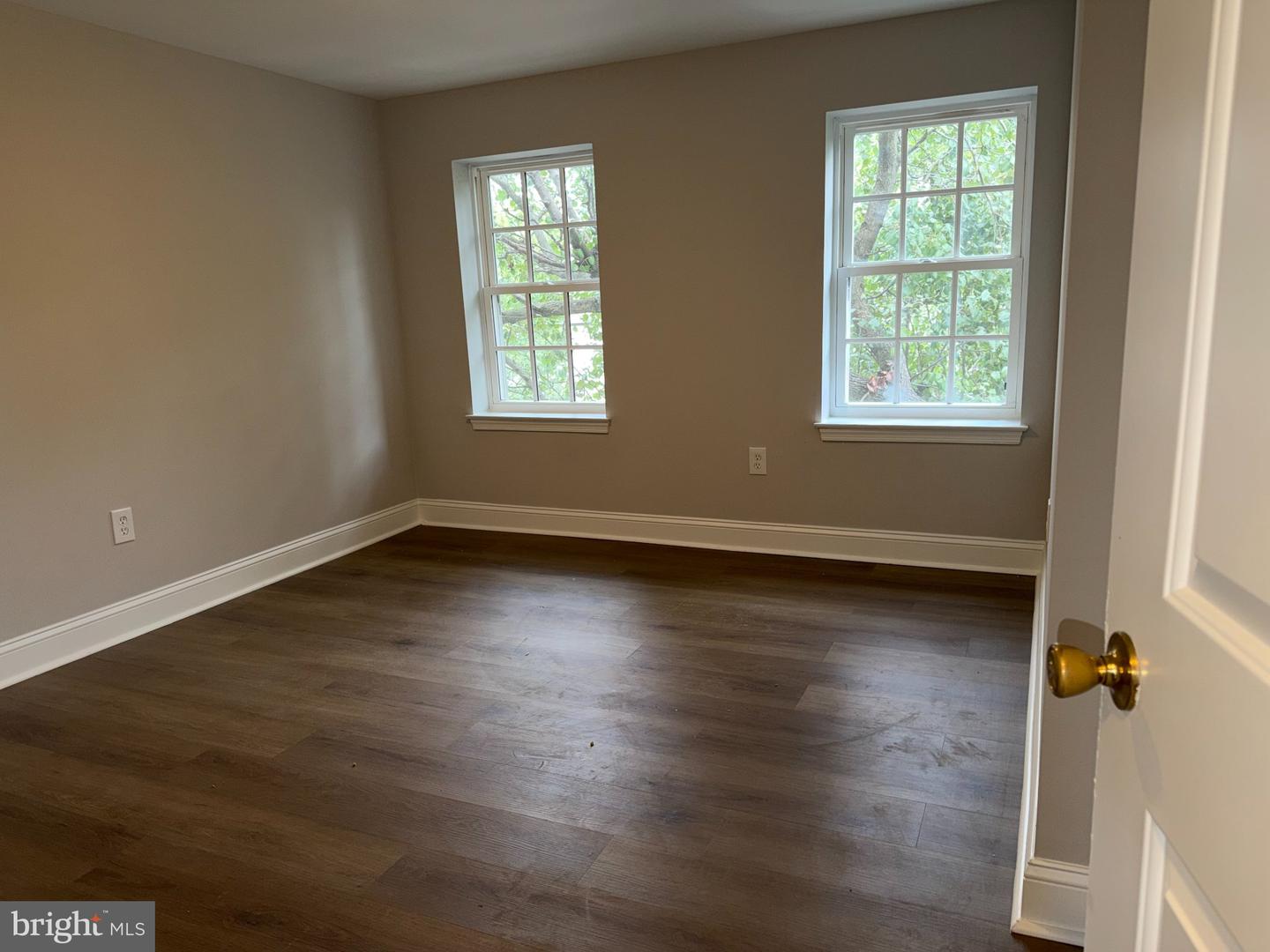 124 W Airy St # Property Photo 16