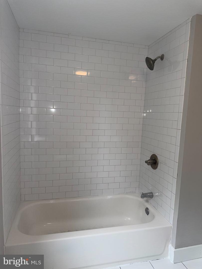 124 W Airy St # Property Photo 20